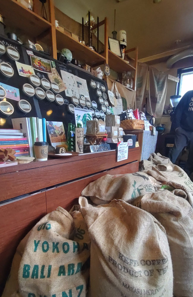 8coffeeの店内-縦